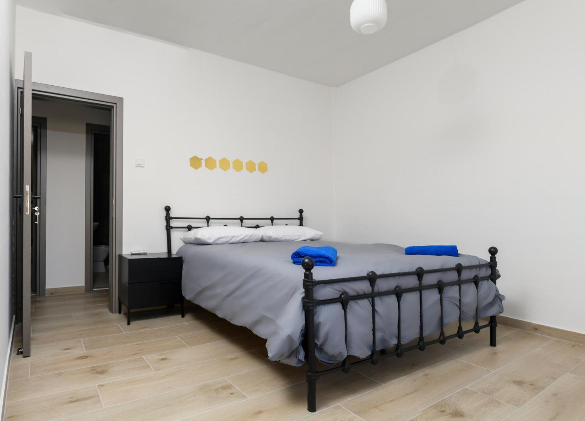 Ollies 3 Bedroom Apartment Larnaca Extérieur photo