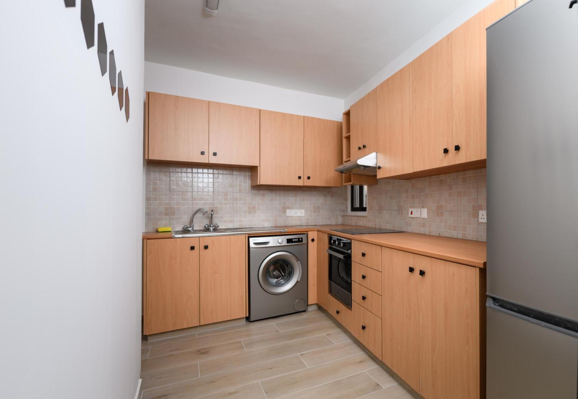 Ollies 3 Bedroom Apartment Larnaca Extérieur photo