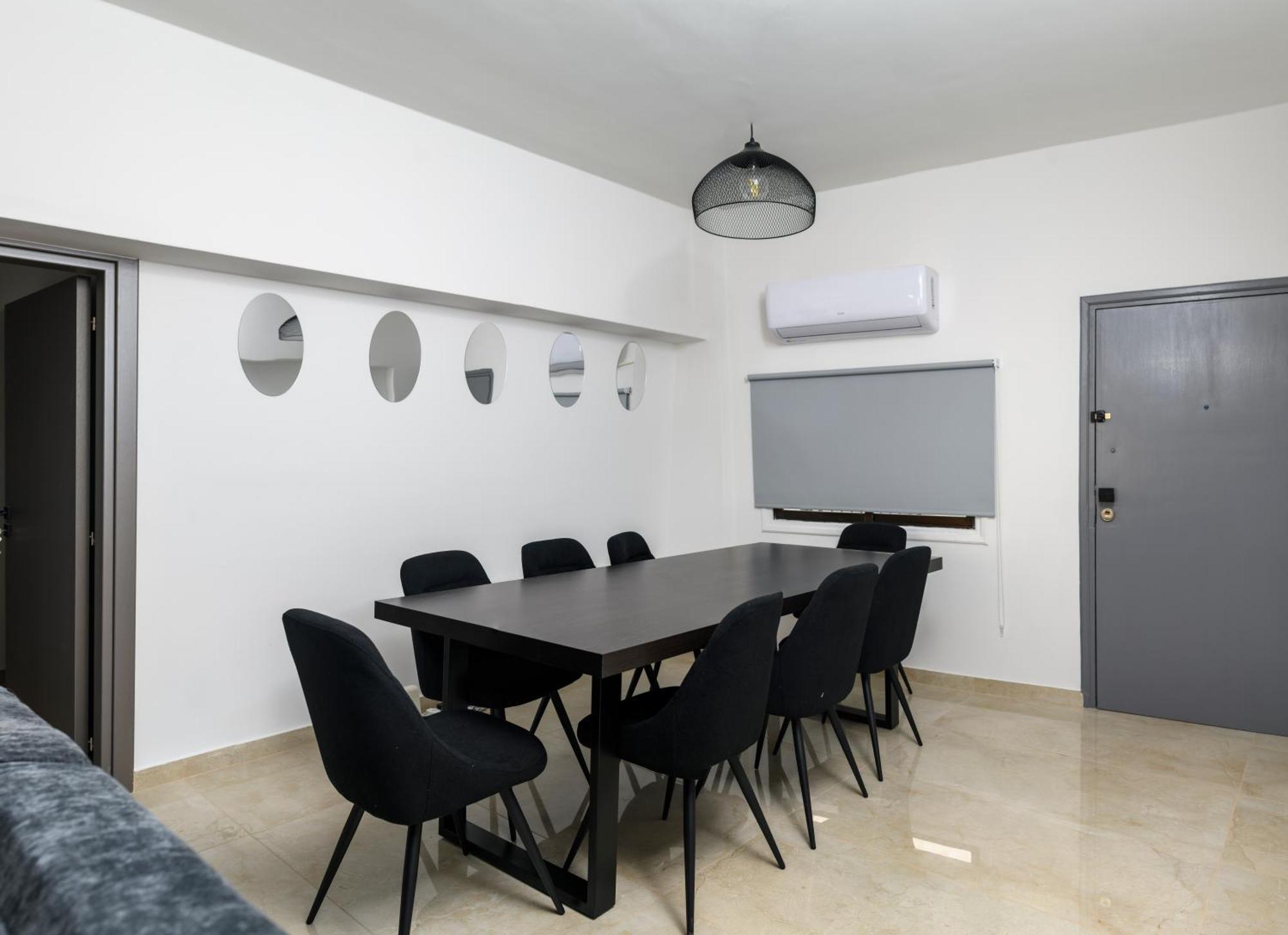 Ollies 3 Bedroom Apartment Larnaca Extérieur photo