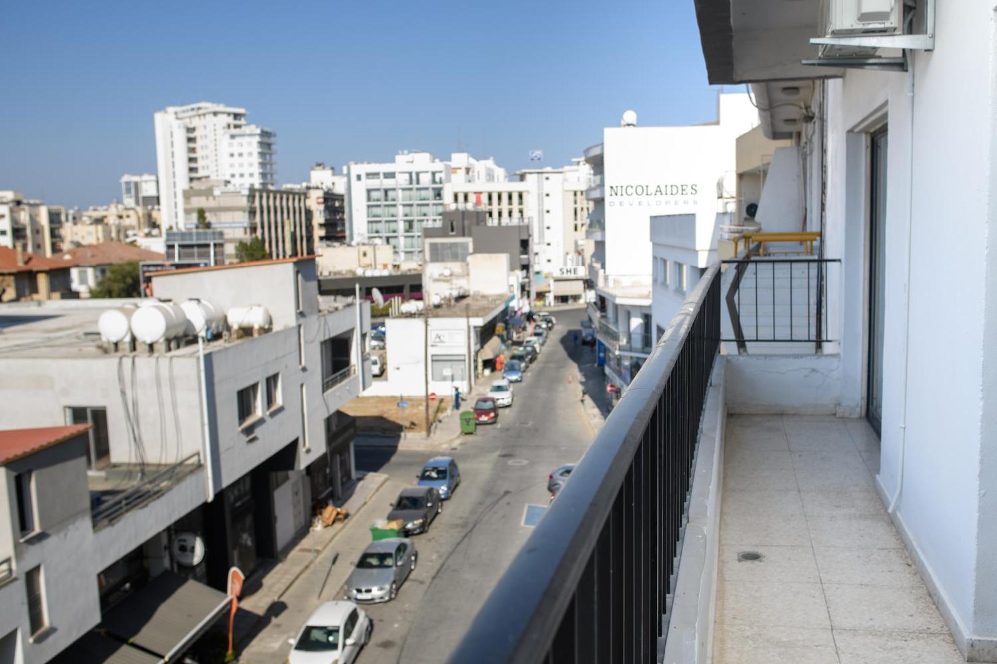 Ollies 3 Bedroom Apartment Larnaca Extérieur photo