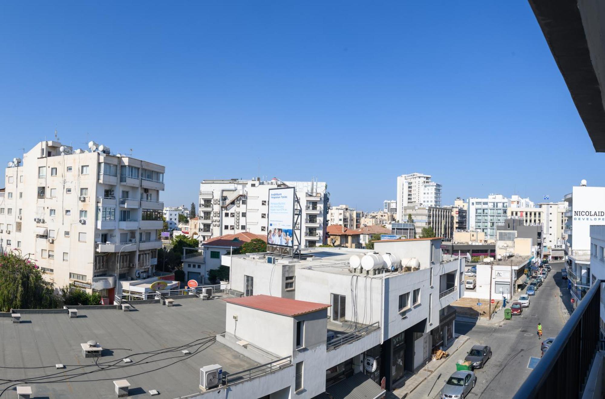 Ollies 3 Bedroom Apartment Larnaca Extérieur photo